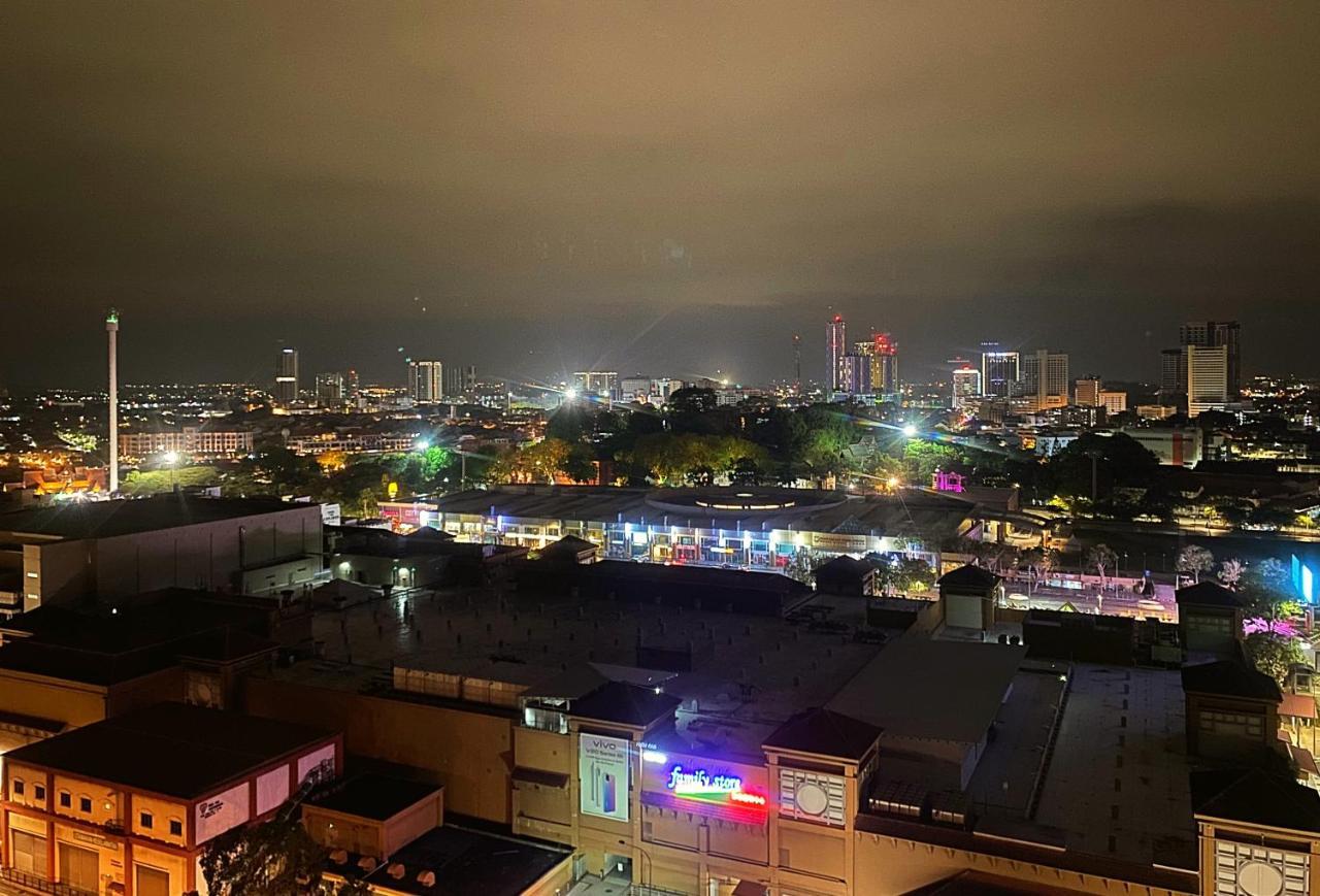 Amadel Residence 爱媄德民宿 16 Malacca Esterno foto